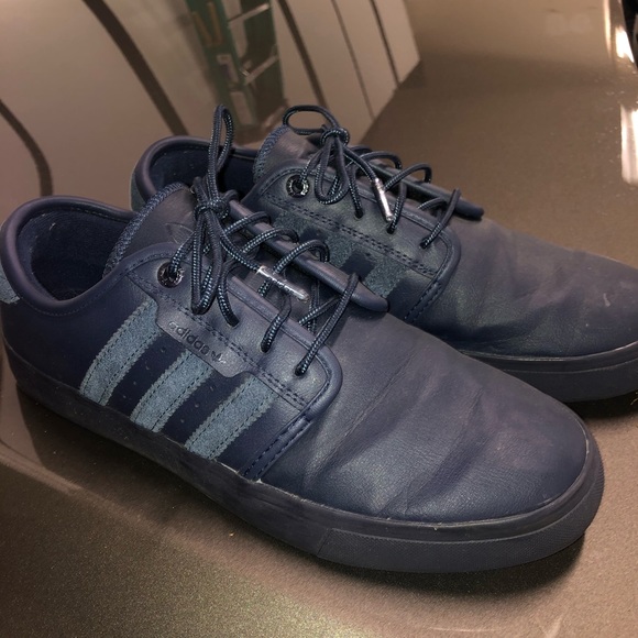 Blue Adidas Low Tops Size 9.5 - Picture 1 of 4